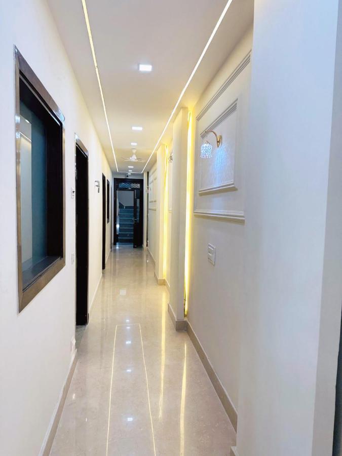 Hotel Samrat Residency 10 Mints Walking Distance Nizamuddin Railway Station New Delhi Luaran gambar