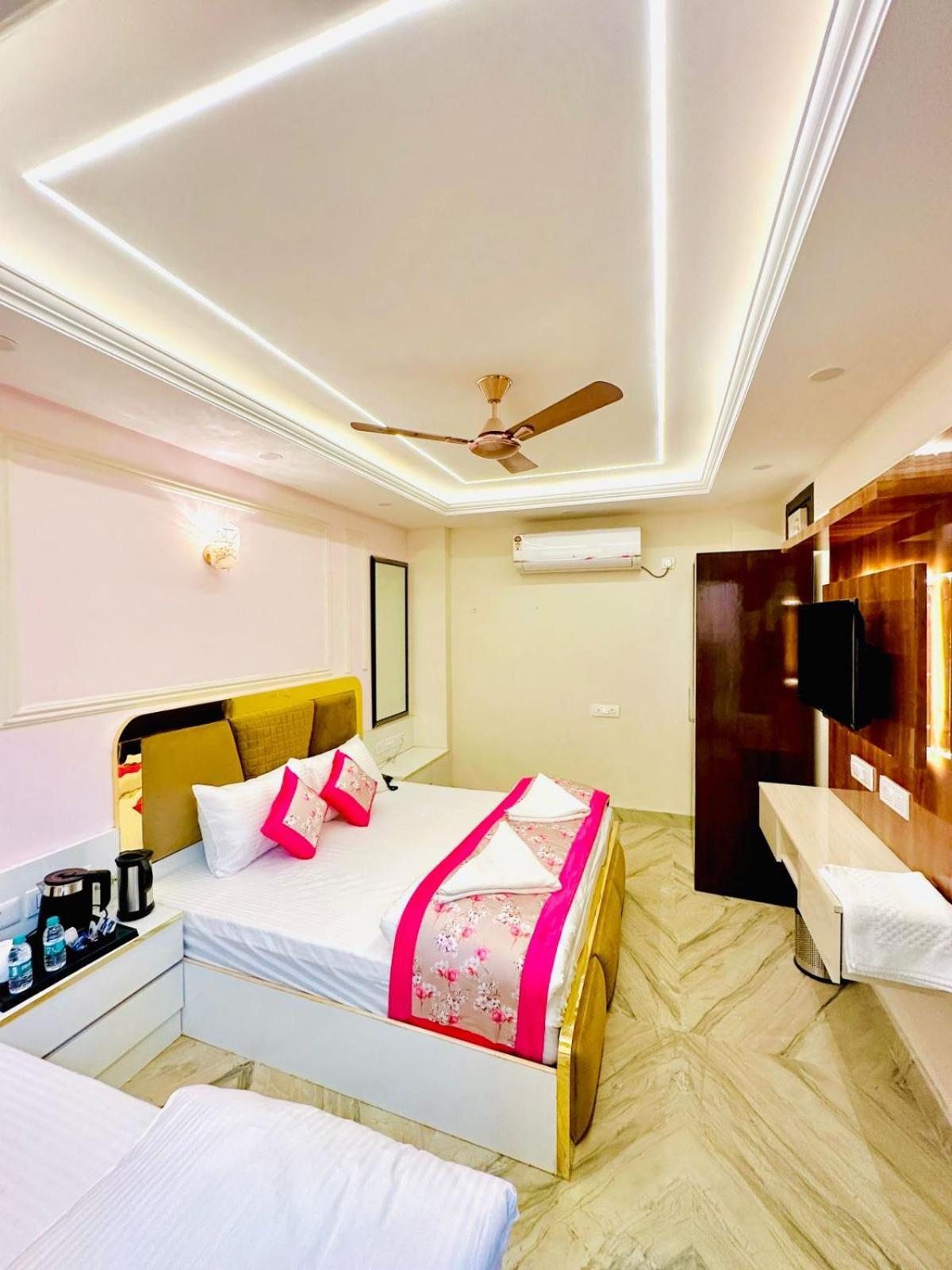 Hotel Samrat Residency 10 Mints Walking Distance Nizamuddin Railway Station New Delhi Luaran gambar