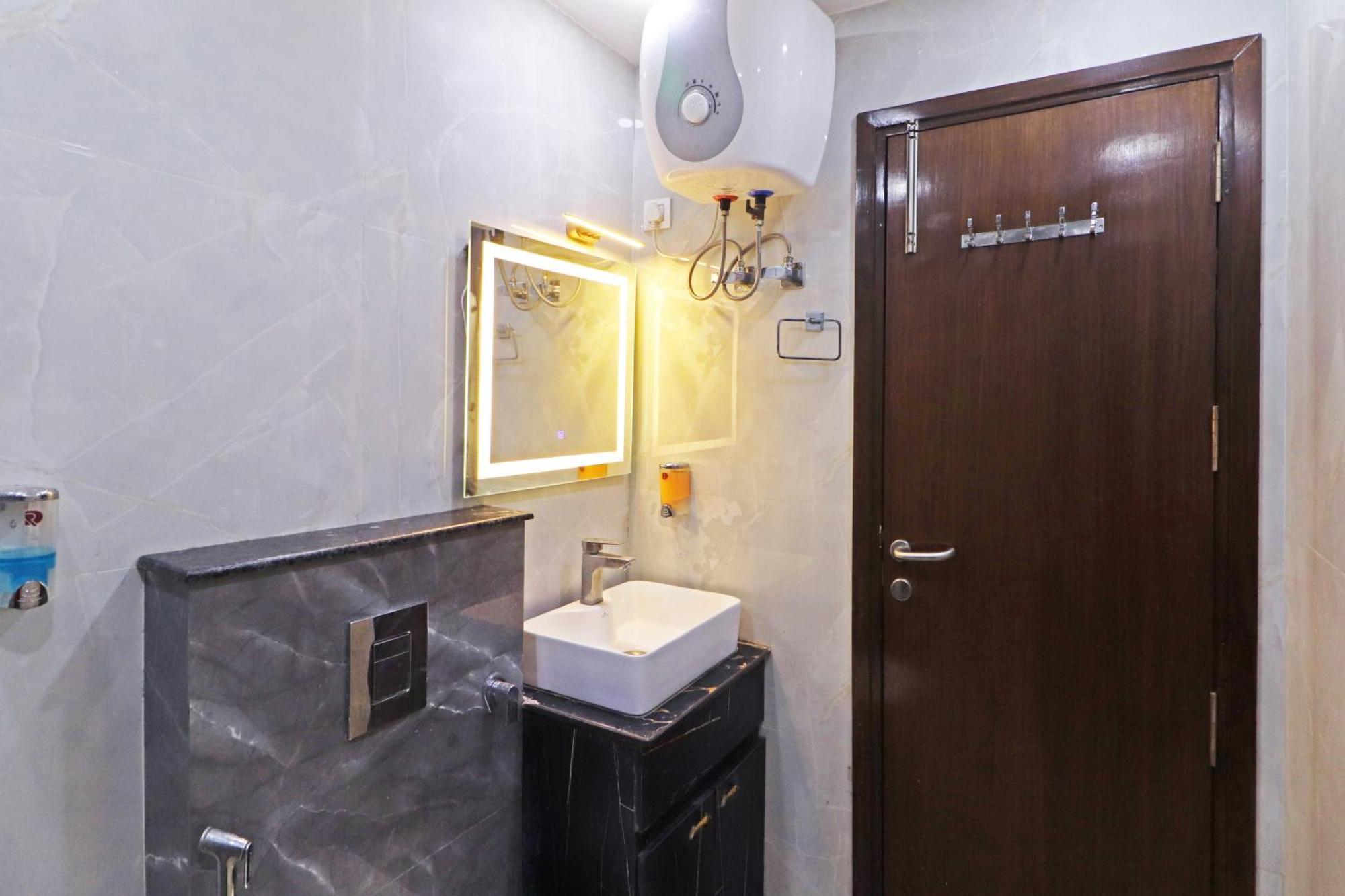 Hotel Samrat Residency 10 Mints Walking Distance Nizamuddin Railway Station New Delhi Luaran gambar